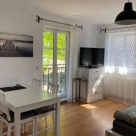 Ferienwohnung Kratzerach Mit Hopfengartenblick アパート メッケンベウーレン