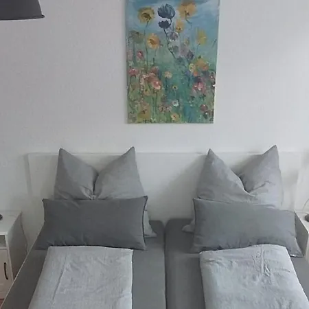 Ferienwohnung Kratzerach Mit Hopfengartenblick アパート メッケンベウーレン